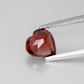 Granato almandino naturale rosso da 1,55 ct, a forma di cuore, VS
