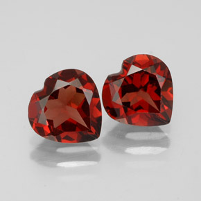 Granato almandino naturale rosso da  ct, a forma di cuore, VVS-VS