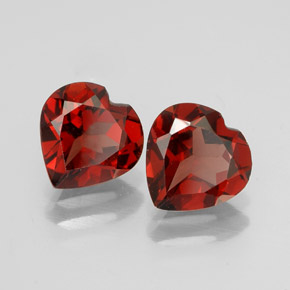Granato almandino naturale rosso da  ct, a forma di cuore, VVS-VS