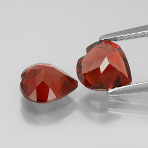 Granato almandino naturale rosso da  ct, a forma di cuore, VVS-VS