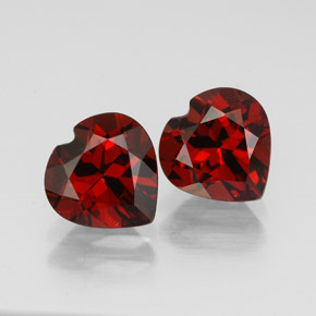 Granato almandino naturale rosso da  ct, a forma di cuore, VVS-VS
