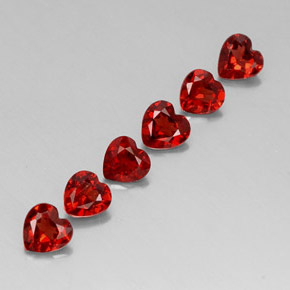 Granato almandino naturale rosso da  ct, a forma di cuore, VVS-VS