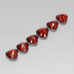 Granato almandino naturale rosso da  ct, a forma di cuore, VVS-VS