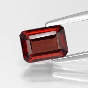 Granato almandino naturale rosso da 1,28 ct, taglio smeraldo, VS