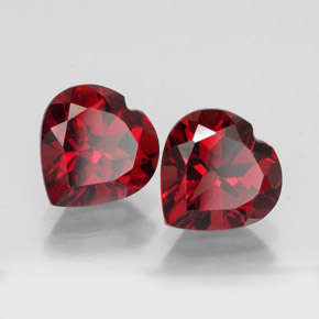 Granato almandino naturale rosso da  ct, a forma di cuore, VS