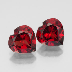 Granato almandino naturale rosso da  ct, a forma di cuore, VVS-VS