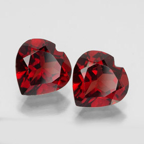 Granato almandino naturale rosso da  ct, a forma di cuore, VVS-VS