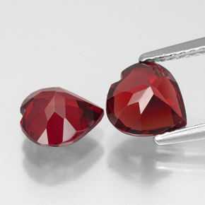 Granato almandino naturale rosso da  ct, a forma di cuore, VVS-VS