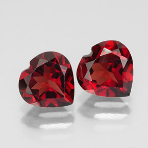 Granato almandino naturale rosso da  ct, a forma di cuore, VVS-VS