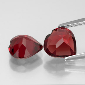 Granato almandino naturale rosso da  ct, a forma di cuore, VVS-VS