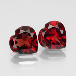 Granato almandino naturale rosso da  ct, a forma di cuore, VVS-VS