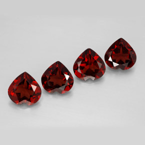 Granato almandino naturale rosso da  ct, a forma di cuore, VVS-VS