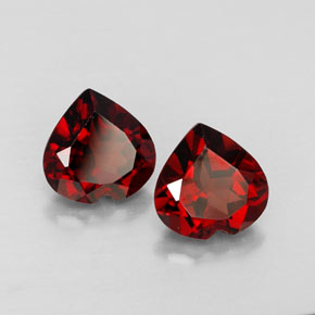 Granato almandino naturale rosso da  ct, a forma di cuore, VVS-VS