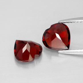 Granato almandino naturale rosso da  ct, a forma di cuore, VVS-VS