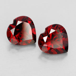 Granato almandino naturale rosso da  ct, a forma di cuore, VVS-VS