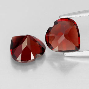 Granato almandino naturale rosso da  ct, a forma di cuore, VVS-VS