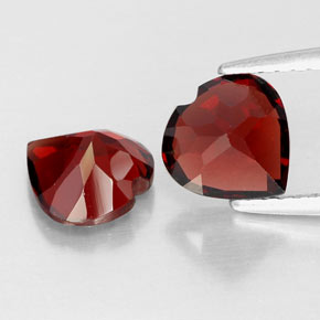 Granato almandino naturale rosso da  ct, a forma di cuore, VVS-VS