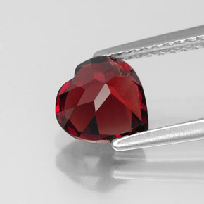 Granato almandino naturale rosso da 1,59 ct, a forma di cuore, VVS