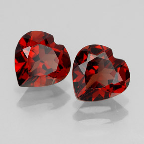Granato almandino naturale rosso da  ct, a forma di cuore, VVS-VS