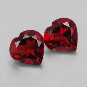 Granato almandino naturale rosso da  ct, a forma di cuore, VVS-VS