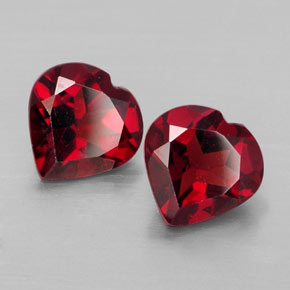 Granato almandino naturale rosso da  ct, a forma di cuore, VVS-VS