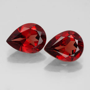 Granato almandino naturale rosso da  ct, taglio a pera, VVS-VS