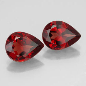 Granato almandino naturale rosso da  ct, taglio a pera, VVS-VS