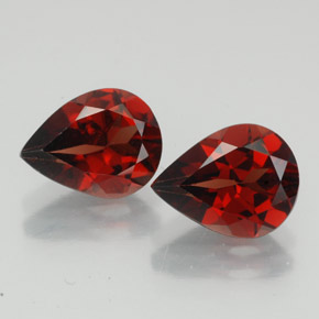 Granato almandino naturale rosso da  ct, taglio a pera, VS