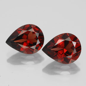 Granato almandino naturale rosso da  ct, taglio a pera, VVS-VS