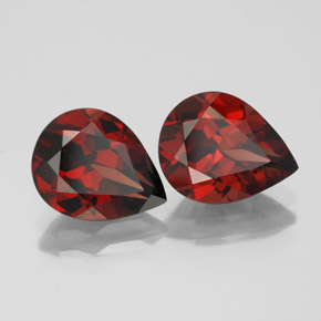 Granato almandino naturale rosso da  ct, taglio a pera, VVS-VS