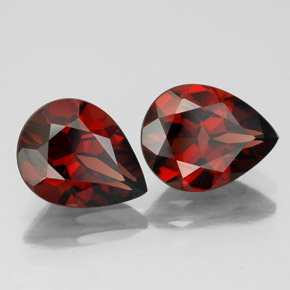 Granato almandino naturale rosso da  ct, taglio a pera, VVS-VS