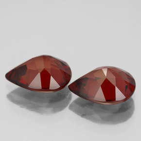 Granato almandino naturale rosso da  ct, taglio a pera, VVS-VS