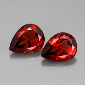 Granato almandino naturale rosso da  ct, taglio a pera, VVS-VS