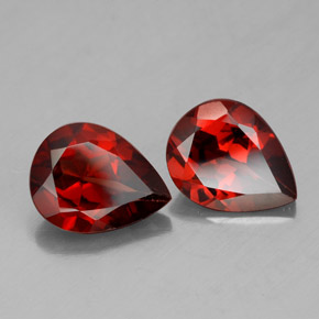 Granato almandino naturale rosso da  ct, taglio a pera, VVS-VS