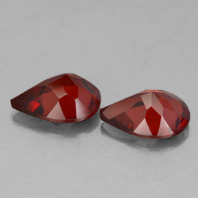 Granato almandino naturale rosso da  ct, taglio a pera, VVS-VS