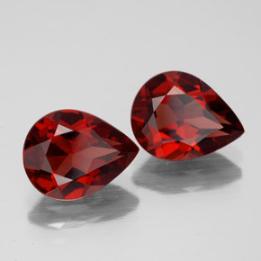 Granato almandino naturale rosso da  ct, taglio a pera, VVS-VS