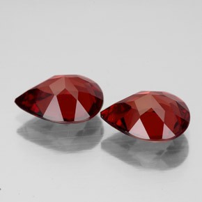 Granato almandino naturale rosso da  ct, taglio a pera, VVS-VS