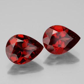 Granato almandino naturale rosso da  ct, taglio a pera, VVS
