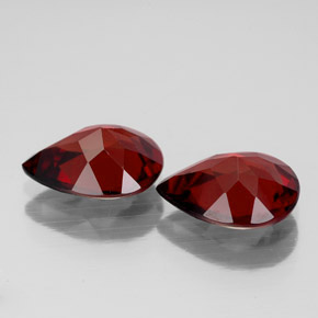 Granato almandino naturale rosso da  ct, taglio a pera, VVS-VS