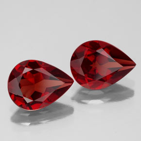 Granato almandino naturale rosso da  ct, taglio a pera, VVS