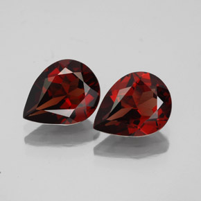 Granato almandino naturale rosso da  ct, taglio a pera, VVS-VS