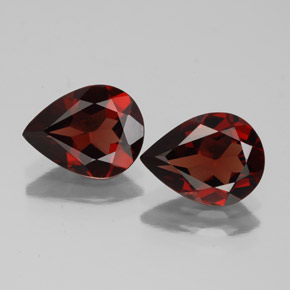 Granato almandino naturale rosso da  ct, taglio a pera, VVS-VS