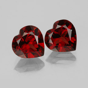 Granato almandino naturale rosso da  ct, a forma di cuore, VVS-VS