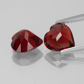 Granato almandino naturale rosso da  ct, a forma di cuore, VVS-VS