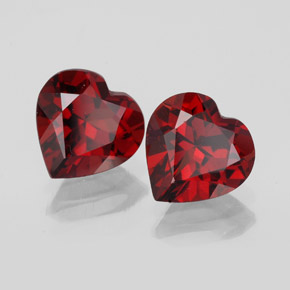 Granato almandino naturale rosso da  ct, a forma di cuore, VVS
