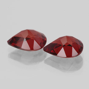 Granato almandino naturale rosso da  ct, taglio a pera, VVS-VS