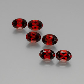 Gemme di Granato Almandino Rosso scuro naturale da 5.88 ct, Taglio ovale, VS