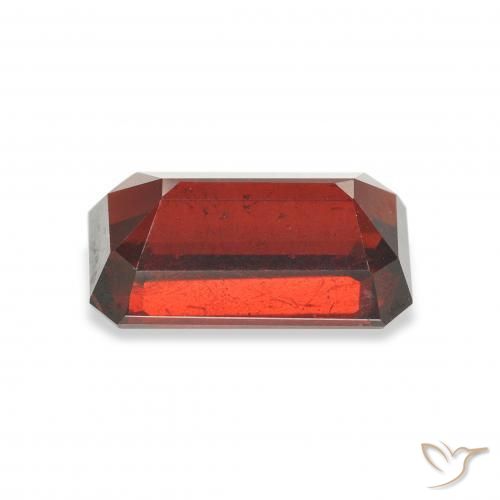 Granato Almandino Rosso Sangue Profondo naturale da 4.20 ct, Ottagonale / Taglio smeraldo, VS