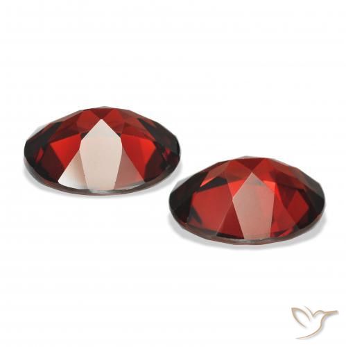 Gemme di Granato Almandino Rosso scuro naturale da 7.82 ct, Ovale, VVS-VS