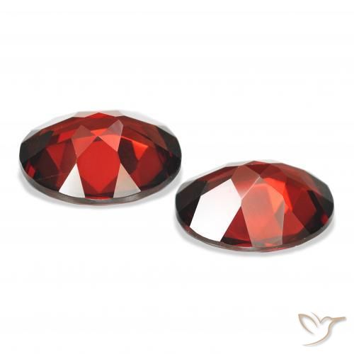 Gemme di Granato Almandino Rosso Sangue Profondo naturale da 7.57 ct, Ovale, VVS-VS